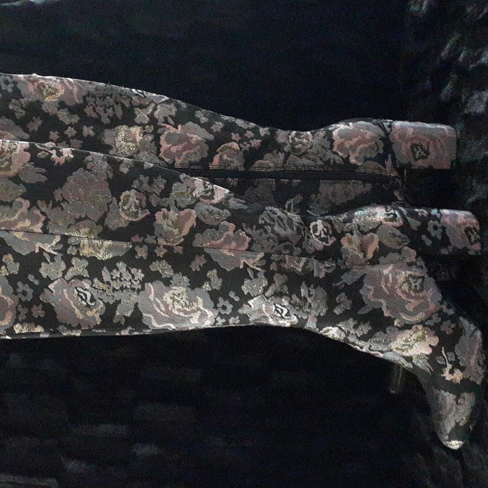 Kenneth Cole "Reaction " Knee High Boots